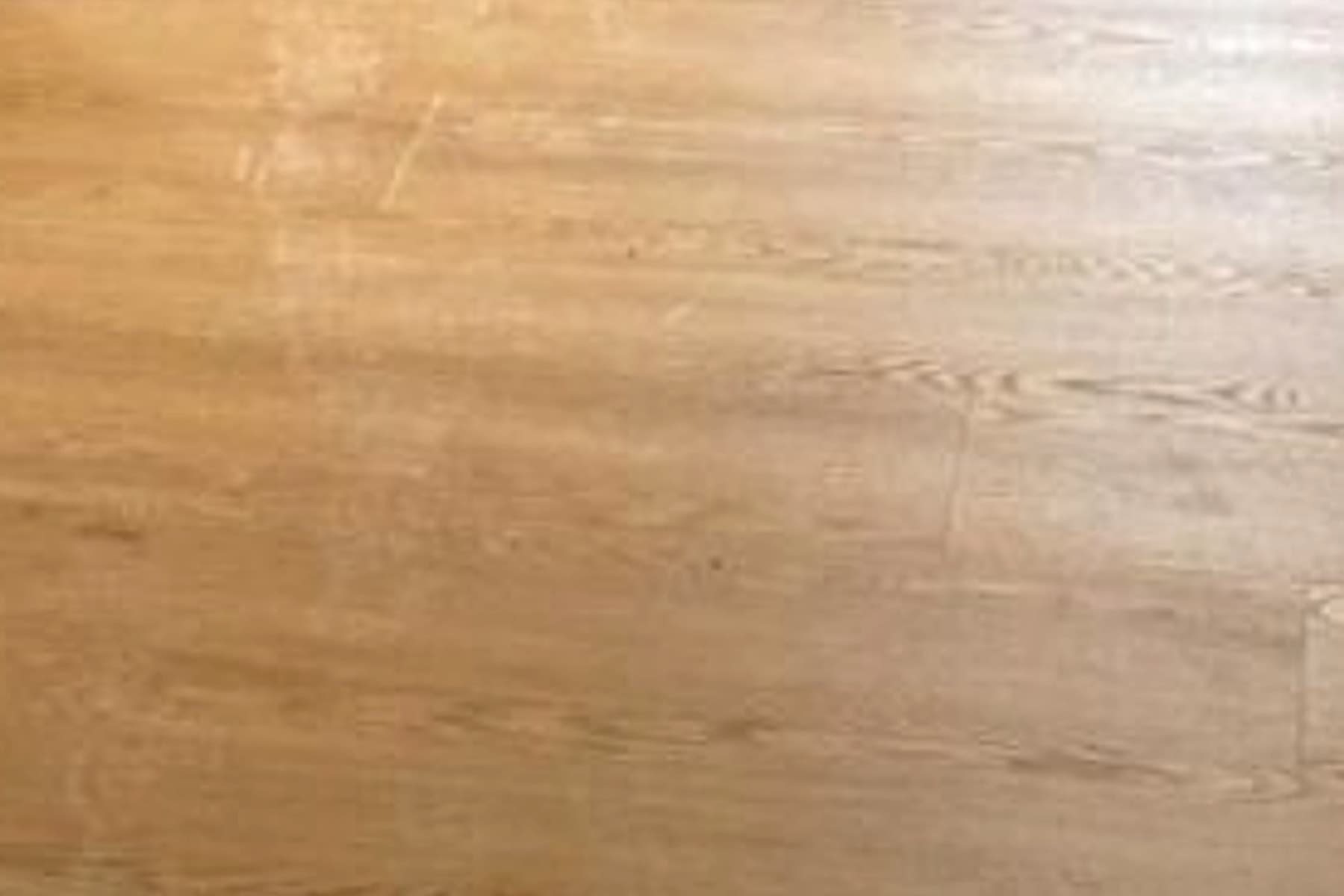 Frisch verlegte helle Holzböden